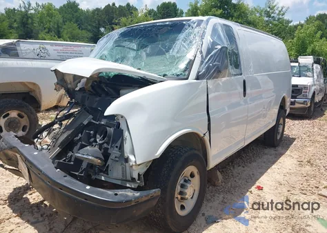 2016 Chevrolet Express G2500 Work Van z USA, uszkodzony, nr VIN 1GCWGAFF2G1304927